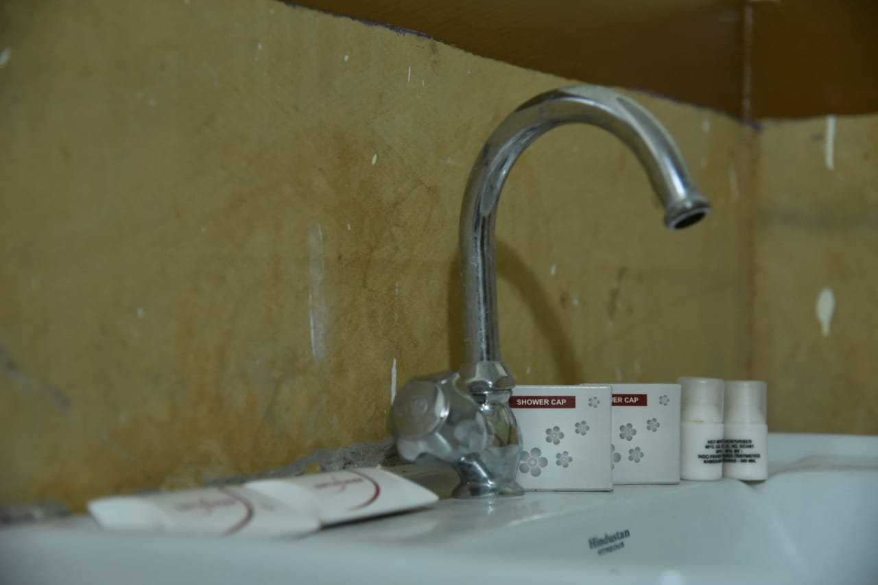Hot & Cold Water Shower Area